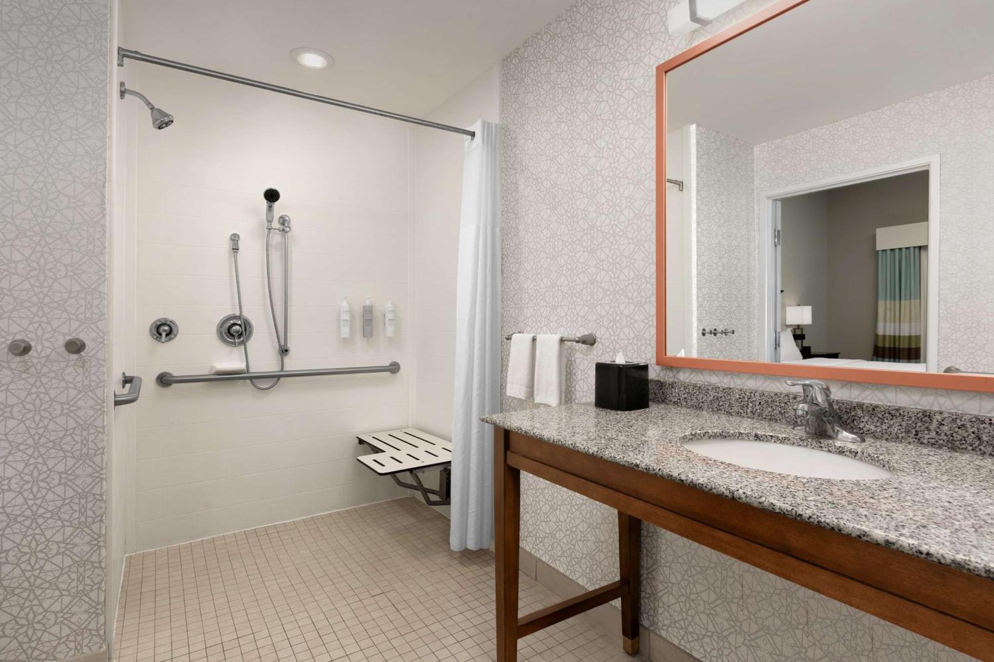 Hampton Inn & Suites Huntsville Research Park Area Exteriör bild