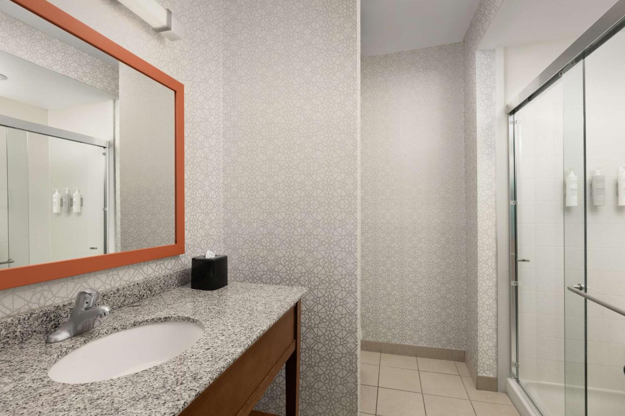 Hampton Inn & Suites Huntsville Research Park Area Exteriör bild