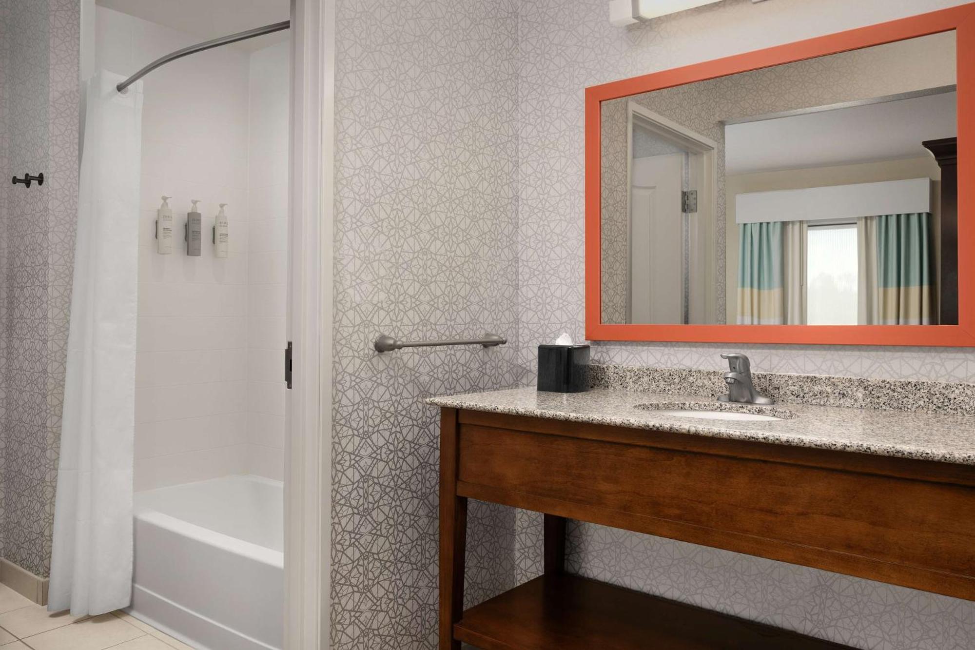 Hampton Inn & Suites Huntsville Research Park Area Exteriör bild