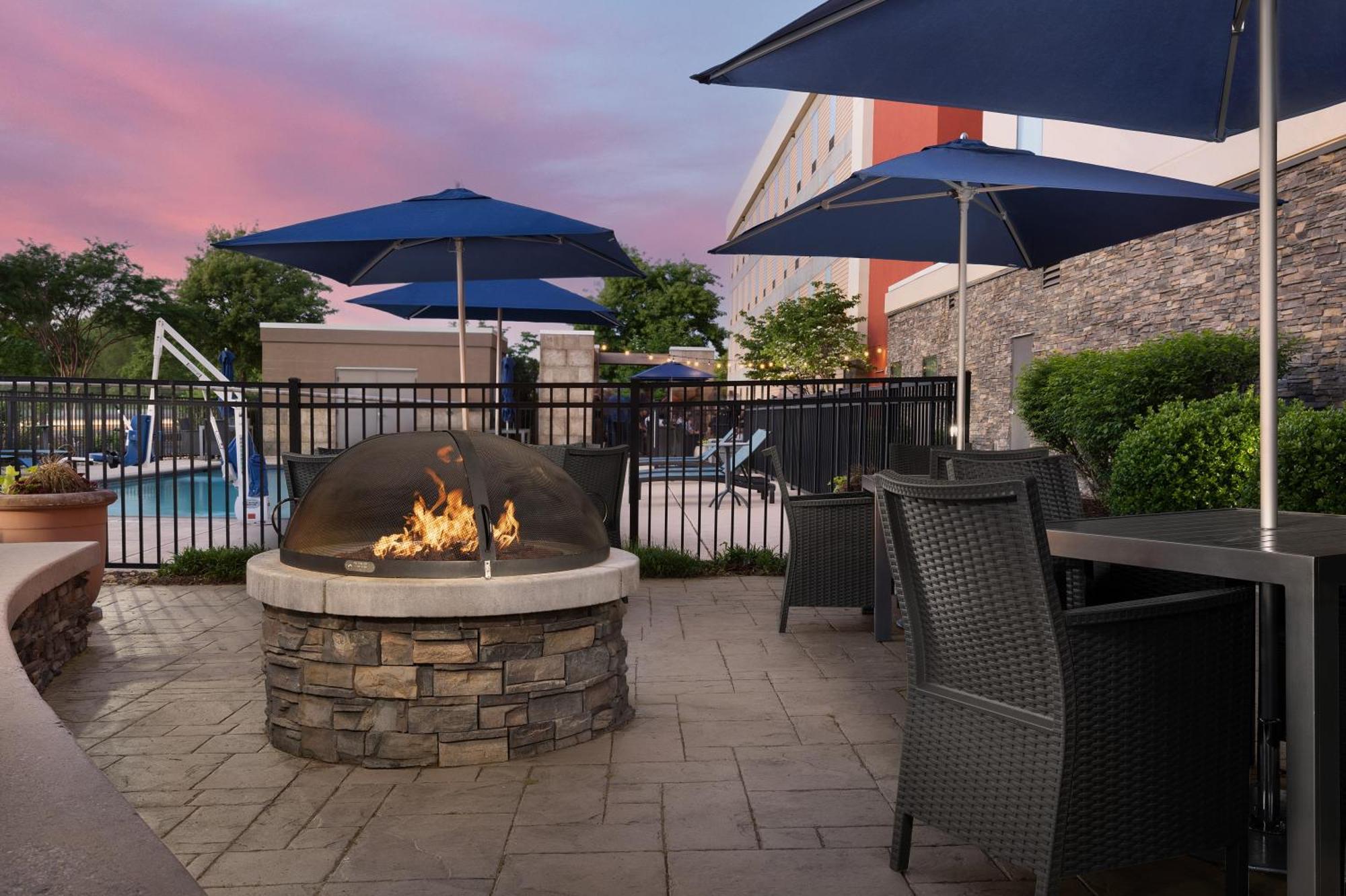 Hampton Inn & Suites Huntsville Research Park Area Exteriör bild